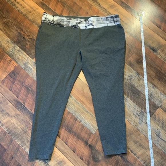 Simply Emma grey 2x stretchy pants in box 17 - Picture 2 of 7